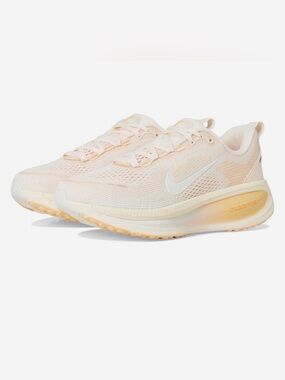 Nike Vomero 18 - Women's Running Shoes - Light Peach/White